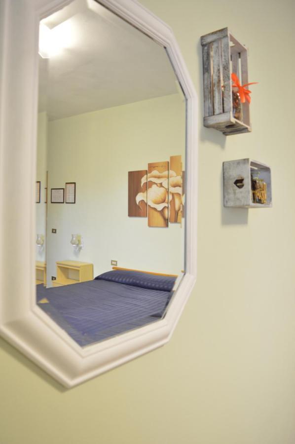 קסטלינה מריטימה Hotel Il Poggetto מראה חיצוני תמונה