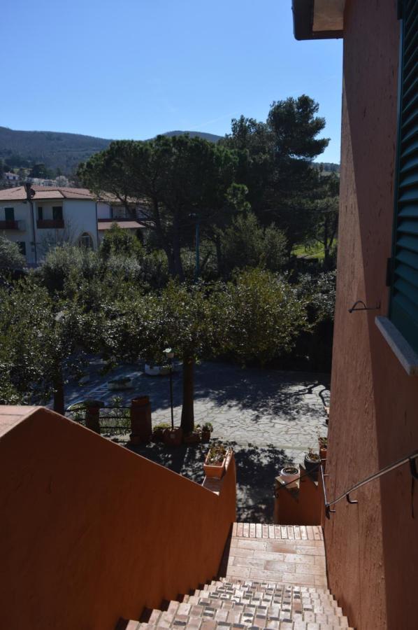 קסטלינה מריטימה Hotel Il Poggetto מראה חיצוני תמונה