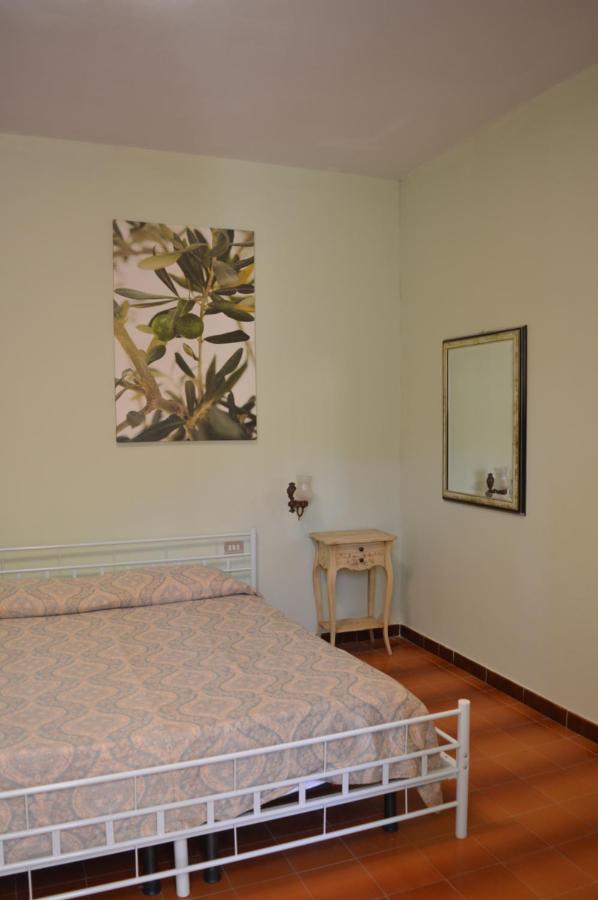 קסטלינה מריטימה Hotel Il Poggetto מראה חיצוני תמונה