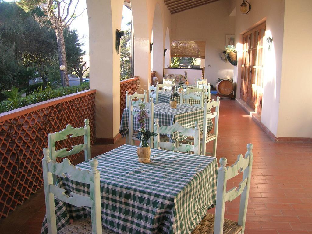 קסטלינה מריטימה Hotel Il Poggetto מראה חיצוני תמונה