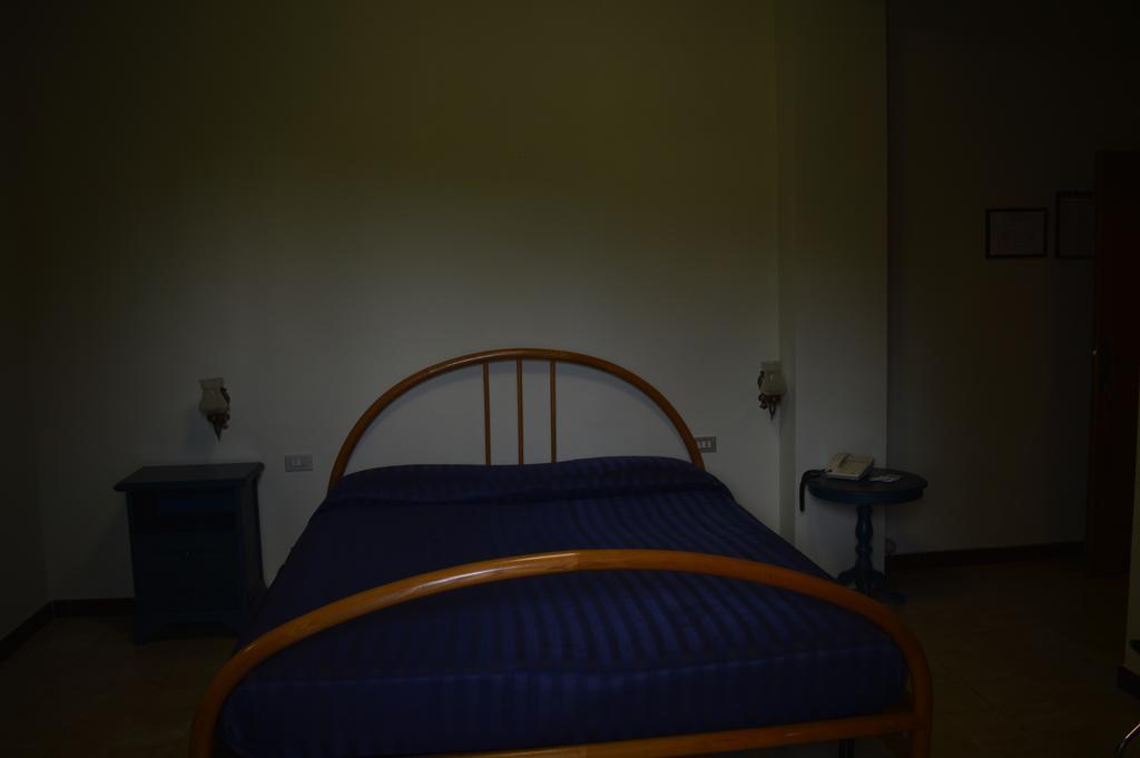 קסטלינה מריטימה Hotel Il Poggetto מראה חיצוני תמונה