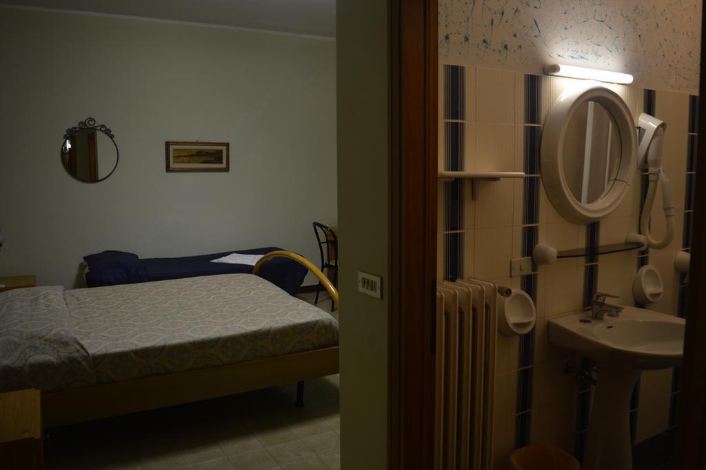 קסטלינה מריטימה Hotel Il Poggetto מראה חיצוני תמונה
