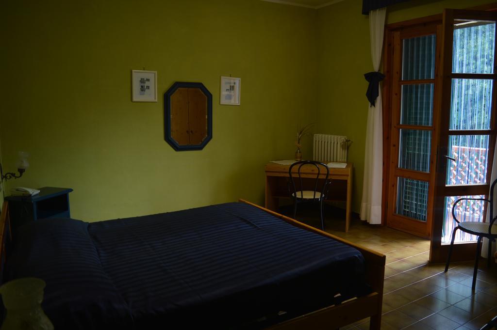 קסטלינה מריטימה Hotel Il Poggetto מראה חיצוני תמונה