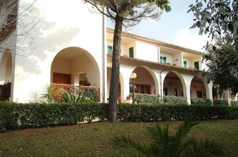 קסטלינה מריטימה Hotel Il Poggetto מראה חיצוני תמונה